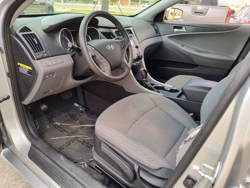 Used 2012 Hyundai Sonata GLS image 2