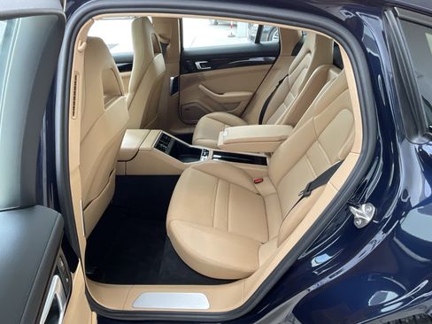 Used 2019 Porsche Panamera 4 image 24