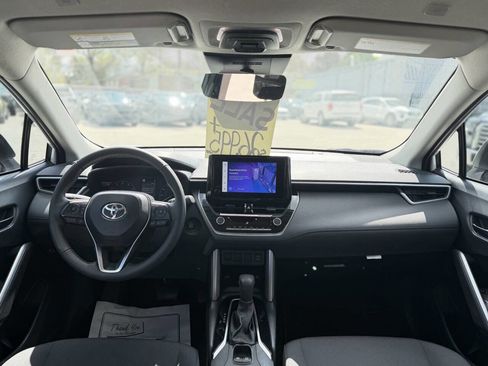 Used 2024 Toyota Corolla Cross LE FWD image 16