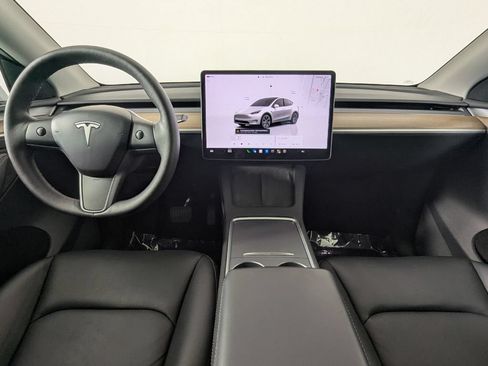 Used 2024 Tesla Model Y Long Range AWD/4WD image 11