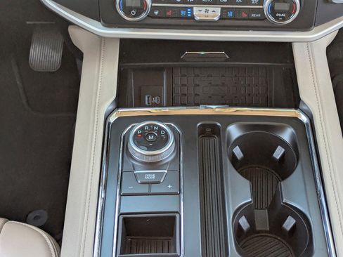 Used 2023 Ford Expedition Max XLT image 21