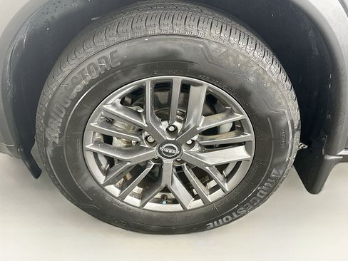 Used 2023 Nissan Rogue S AWD/4WD image 11