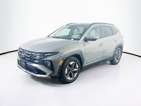 Used 2025 Hyundai Tucson SEL FWD image 3