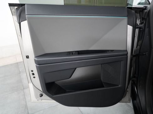 Used 2024 Tesla Cybertruck AWD Crew Cab image 29