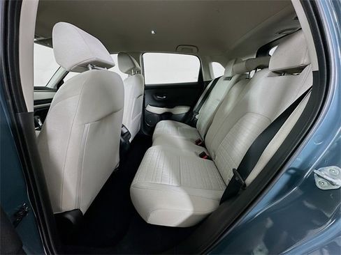 Certified 2025 Honda HR-V LX image 27