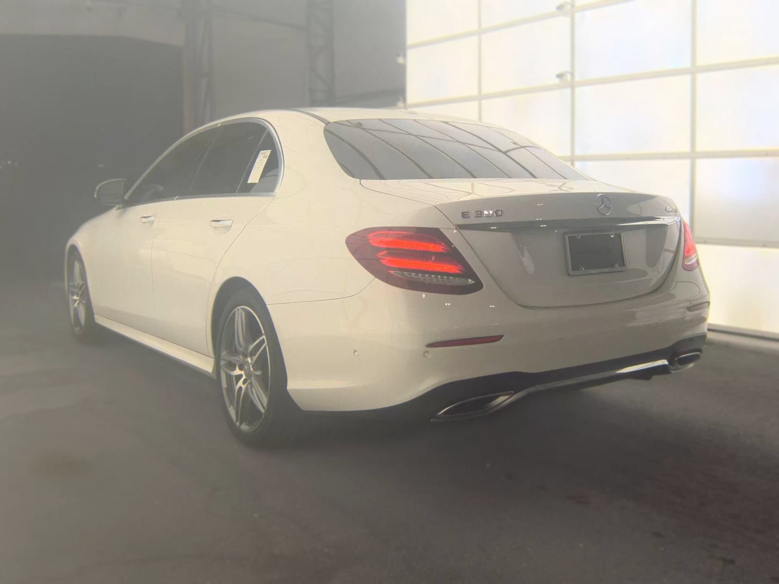 Used 2017 Mercedes-Benz E 300 4MATIC image 3