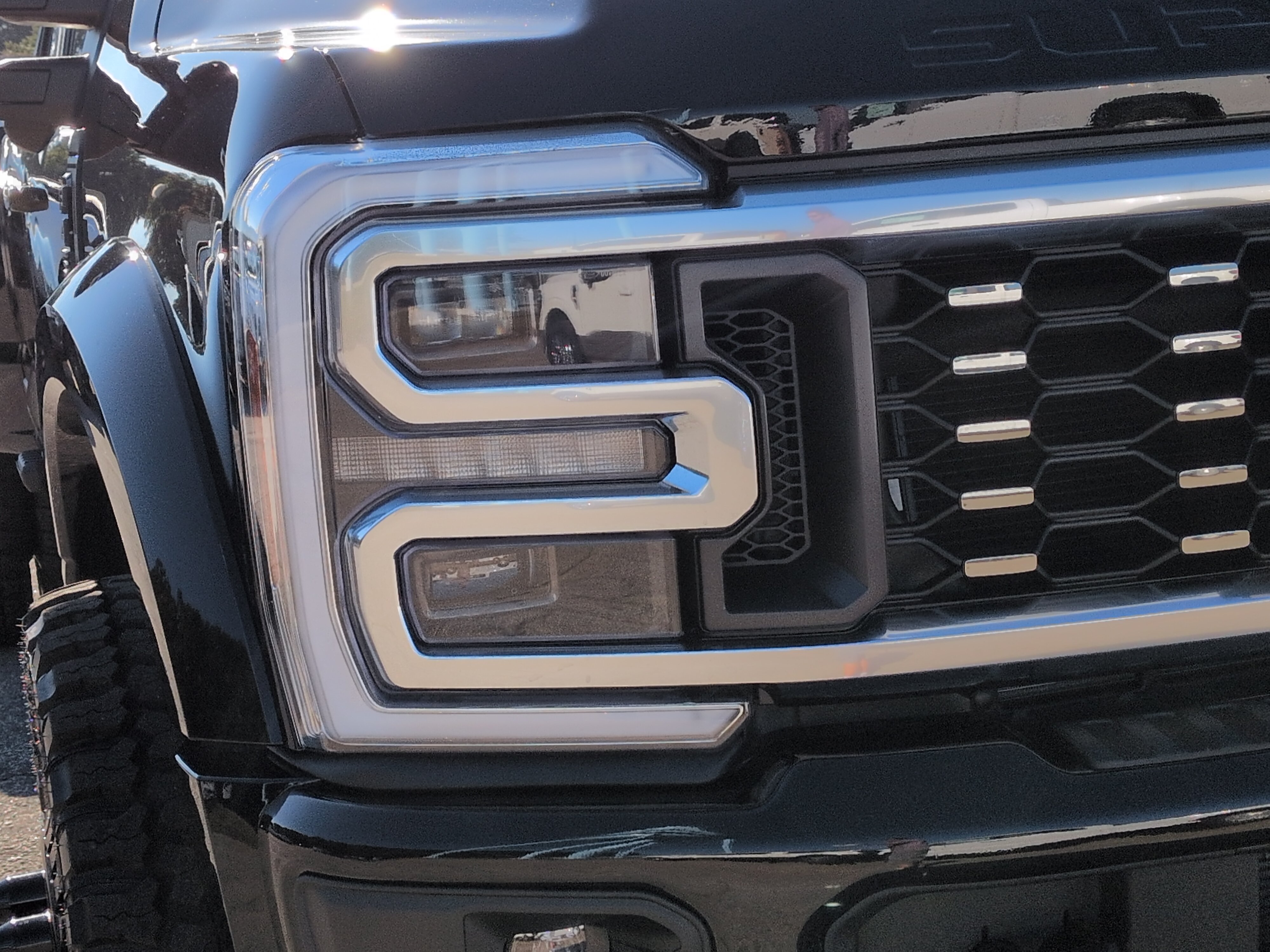 Used 2026 Ford F450 Platinum w/ FX4 Off-Road Package AWD/4WD image 8