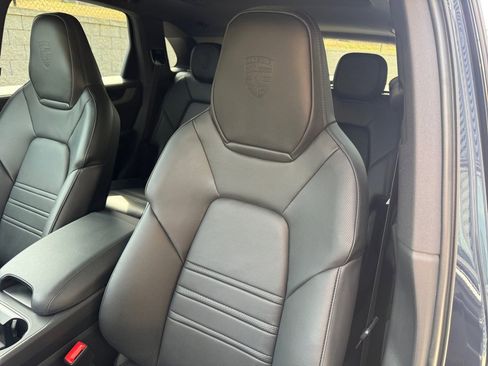 New 2026 Porsche Cayenne image 12