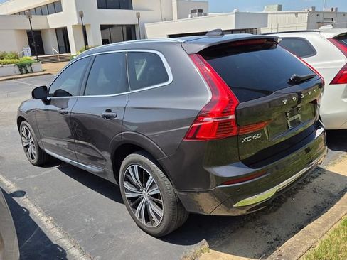 Used 2023 Volvo XC60 B5 Plus FWD image 2