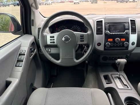 Used 2016 Nissan Frontier SV RWD image 13
