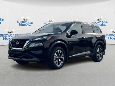 Used 2023 Nissan Rogue SV image 2