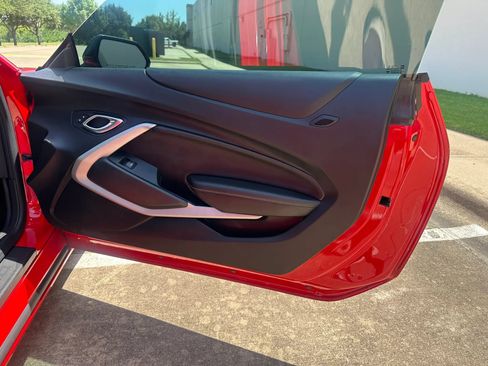 Used 2018 Chevrolet Camaro SS RWD image 23
