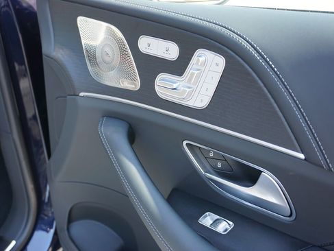 Certified 2025 Mercedes-Benz Maybach GLS 600 4MATIC image 57