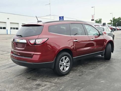 Used 2017 Chevrolet Traverse LT FWD image 2