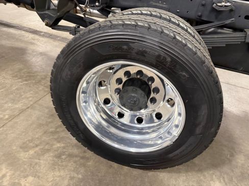 Used 2024 RAM 5500 Tradesman w/ Chrome Appearance Group image 25