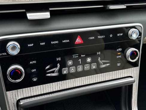 New 2026 Genesis GV80 2.5T Select image 16