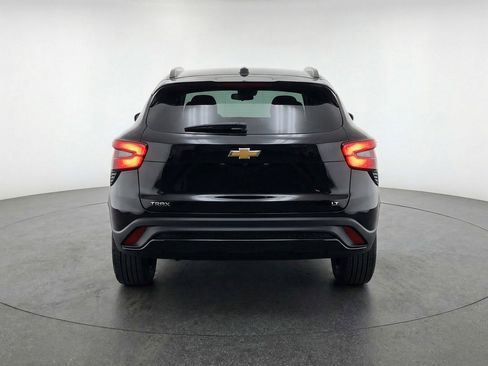 Used 2025 Chevrolet Trax LT image 7