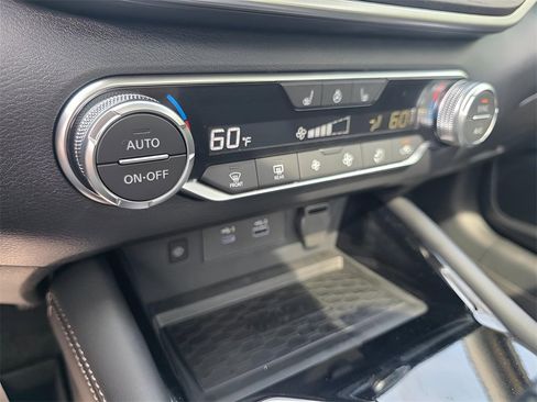 New 2025 Nissan Altima 2.5 SL image 25