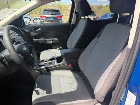 Used 2017 Ford Escape SE FWD image 19
