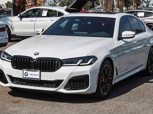 Used 2023 BMW 540i w/ M Sport Package RWD image 3