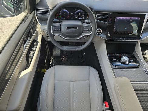 Used 2024 Jeep Wagoneer L Series III w/ Premium Group I AWD/4WD image 33