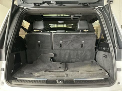 Used 2023 Jeep Grand Wagoneer Series III w/ Rear Seat Video Group 1 AWD/4WD image 28