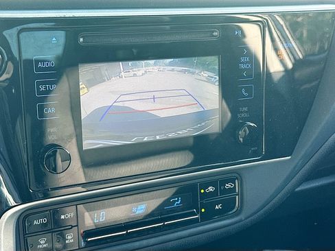 Used 2019 Toyota Corolla LE FWD image 13