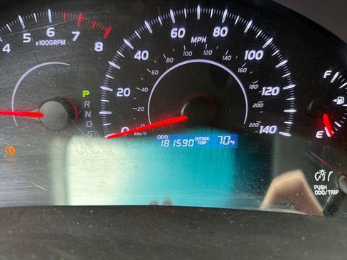 Used 2010 Toyota Camry LE FWD image 19