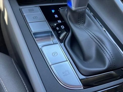 Used 2025 Hyundai Elantra SEL image 26