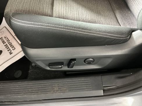 Used 2023 Nissan Rogue SV image 14