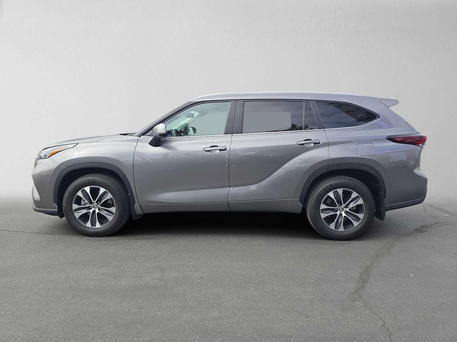 Certified 2026 Toyota Highlander XLE AWD/4WD image 6