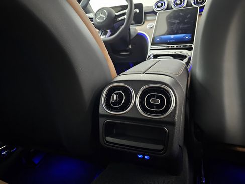 Used 2024 Mercedes-Benz CLE 450 4MATIC Cabriolet image 19