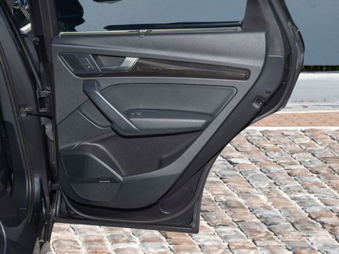 Used 2018 Audi Q5 2.0T Premium Plus w/ Premium Plus Package image 14