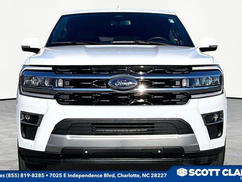 Used 2023 Ford Expedition Limited image 2