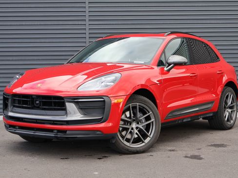 Certified 2024 Porsche Macan Turbo image 1