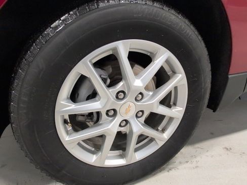 Used 2024 Chevrolet Equinox LT image 9