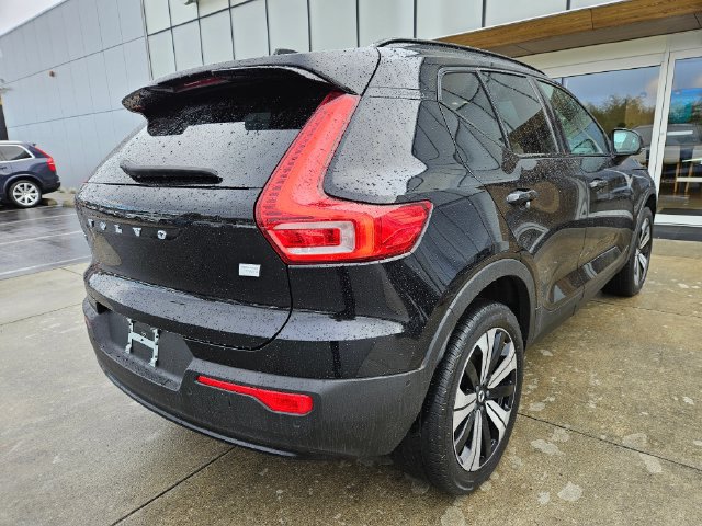 Used 2023 Volvo XC40 Recharge Plus w/ Protection Package Premier AWD/4WD image 5