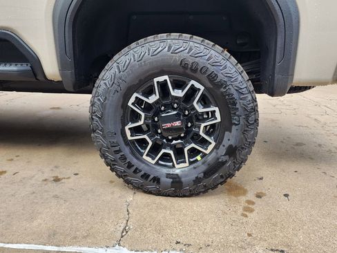 New 2026 GMC Sierra 2500 AT4X w/ LPO, Black Badging Package AWD/4WD image 59