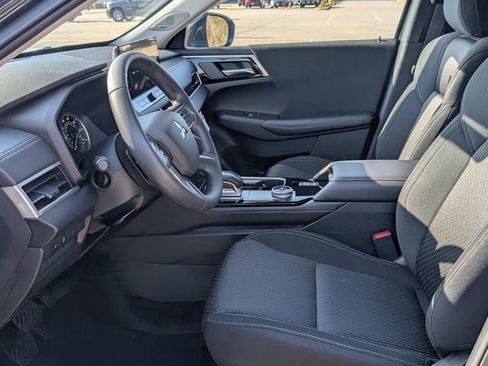 New 2026 Mitsubishi Outlander ES image 12