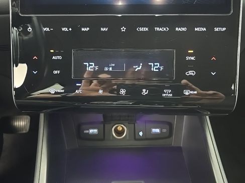 Used 2024 Hyundai Tucson Limited image 24