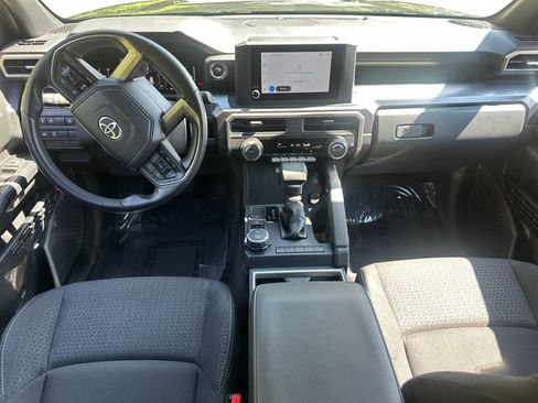 Certified 2025 Toyota 4Runner SR5 AWD/4WD image 22