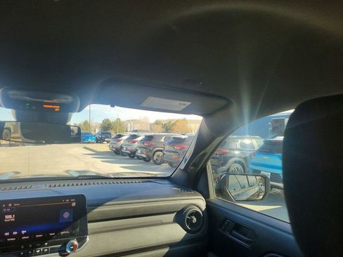 Used 2023 Chevrolet Colorado Trail Boss w/ Technology Package image 12