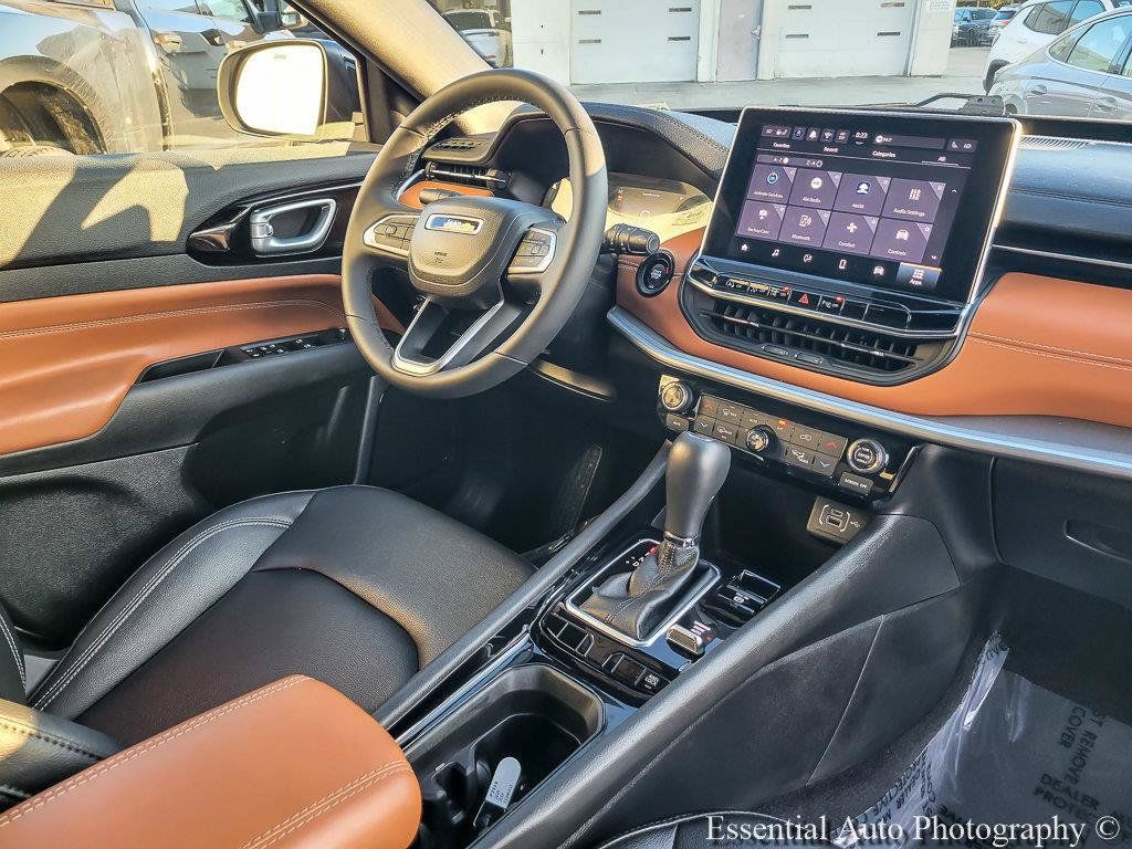 Certified 2025 Jeep Compass Limited AWD/4WD image 26