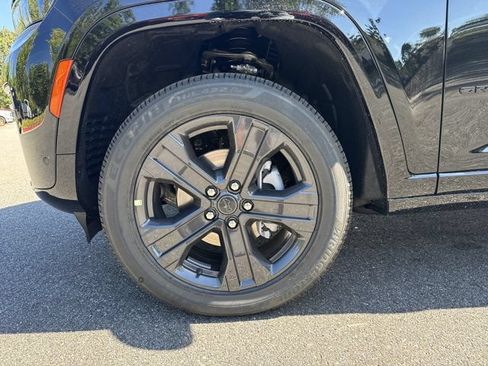 New 2027 Jeep Grand Cherokee Limited AWD/4WD image 11