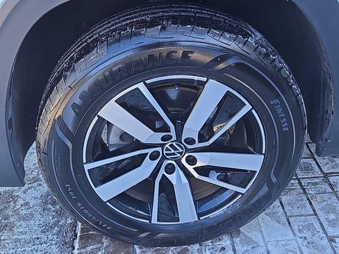 Certified 2022 Volkswagen Atlas SE image 5