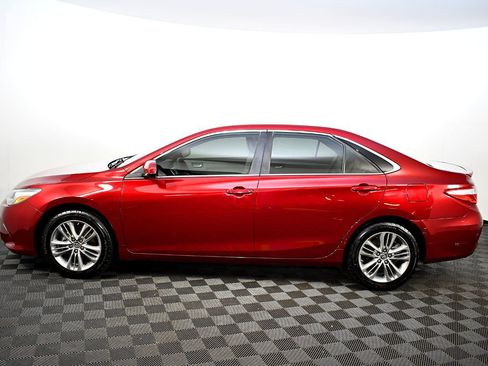 Used 2016 Toyota Camry SE image 12