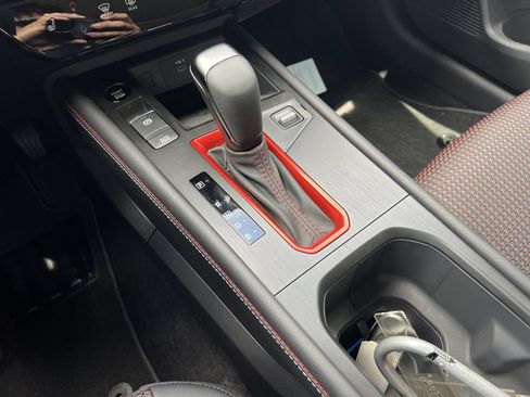 New 2026 Nissan Kicks SR w/ SR Premium Package FWD image 7