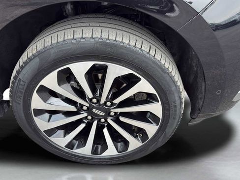 Used 2023 Lincoln Navigator Reserve image 38