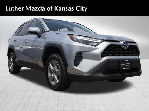 Used 2022 Toyota RAV4 XLE AWD/4WD image 1