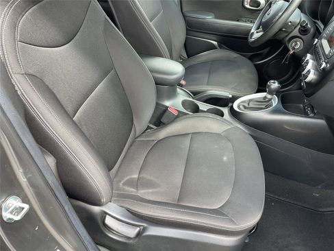 Used 2016 Kia Soul image 17